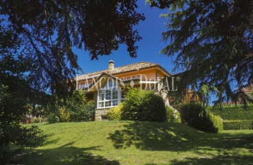 Gijón. Cabueñes. Exclusivo chalet en venta cerca de la costa.