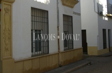 Córdoba. Casa señorial en venta ideal negocio o despachos.