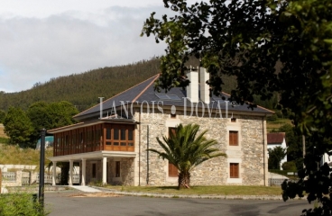 Ourol. Lugo. Casa señorial en venta.