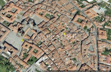 Santiago De Compostela. Casco histórico. Pisos señoriales en venta ideal oficinas o vivienda exclusiva.