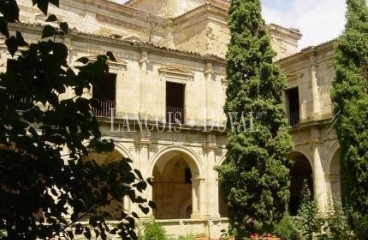  Monasterios. Conventos. Abadías. Palacios. Castillos. Pueblos abandonados en venta