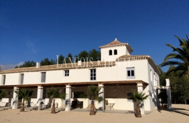 Murcia. Casa señorial y finca en venta. Mula. Sierra Espuña.