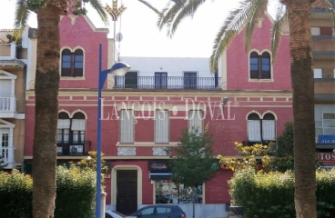  Zafra. Edificio modernista en venta. Ideal hostelería, oficinas o negocio.