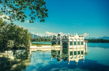 Banyoles. Hotel en venta a orillas del lago.