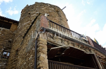 Torreón medieval en venta. Talarn. Lleida. Edificio histórico Ideal alojamiento rural.
