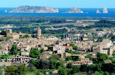 Masía y finca en venta. Baix Empordà. Costa Brava propiedades singulares.