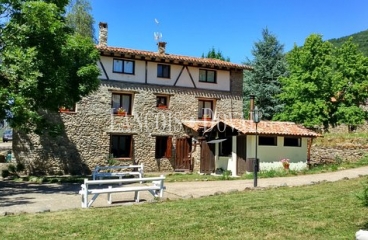 Hotel con encanto en venta. Restaurante asador. Ezcaray. La Rioja