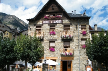 LLavorsí. Hotel con encanto y restaurante en alquiler. Pallars Sobirà.