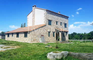 Sierra de Ávila. Casa rural en venta. San Esteban de Los Patos.