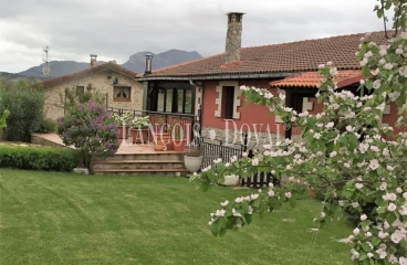 Burgos. Casa rural en venta. Junta de Traslaloma. Comarca de las Merindades.