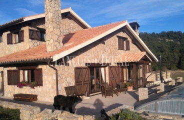 Teruel. Casa rural en venta. Nogueruelas. Sierra de Gúdar.