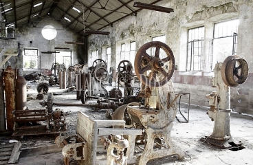 Barcelona. Antigua fabrica textil en venta. Uso equipamientos sanitarios.