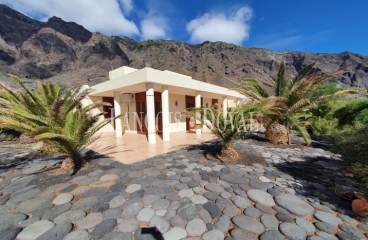 Villa y finca en venta. Canarias. El Hierro. Santa Cruz de Tenerife