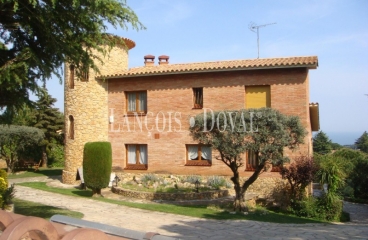 Sant Andreu de Llavaneras. Urb Rocaferrera Chalet en venta