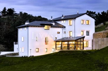 Luarca. Singular Hotel rural con encanto en venta en la playa de Portizuelo 