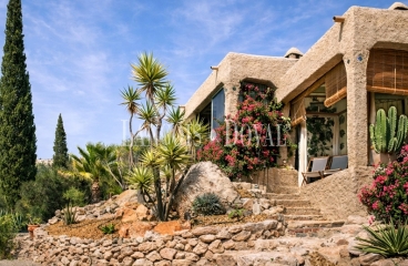 Agua Amarga. Cortijo en venta en el Parque Natural de Cabo de Gata–Níjar