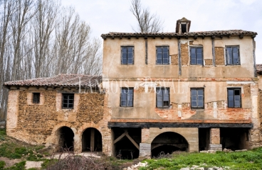 León. Molino histórico del siglo XV en venta con alojamiento rural en Villacelama