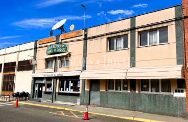 Restaurante en venta con vivienda en Villacedré, León: negocio de hostelería equipado y listo para continuar la actividad