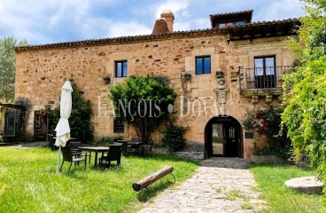 Soria. Casa rural en venta o alquiler. Antigua posada real