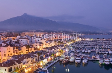 Puerto Banús. Marbella. Local Comercial en Zona Premium. Actualmente sala de fiestas exclusiva.