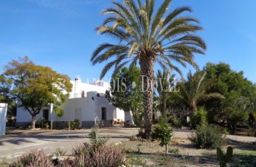 Vera. Cortijo, restaurante y finca en venta. Costa de Almería.