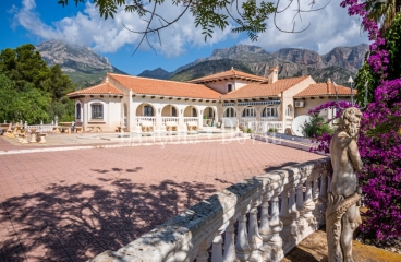 Alicante. La Nucia. Finca única y exclusiva en venta en entorno privilegiado