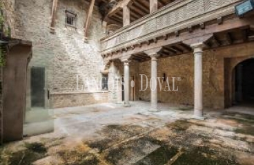 Sepúlveda. Casa palacio señorial en venta ideal eventos o proyecto turístico.