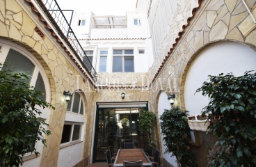 El Masnou. Maresme. Casa señorial en venta frente al mar. Costa de Barcelona