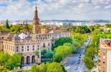 Sevilla. Av Manuel Siurot. Solar residencial en venta apto dos viviendas.