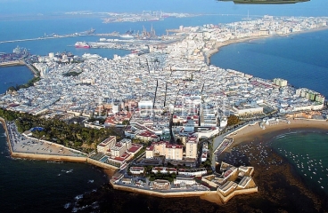 Cádiz. Centro Historico.  Edificio en venta. Comercial y hotelero. Posibilidad residencial.