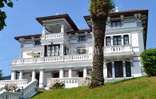 Asturias. Casa colonial en alquiler para eventos y celebraciones.