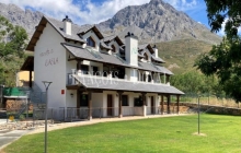 León. Apartamentos turísticos en venta. Babia. Torrebarrio Peña Ubiña