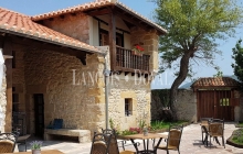 Cantabria. Miengo. Una singular casa rural en venta en el Camino del Norte