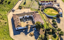 Cádiz. Exclusiva finca en venta. Coto de caza, instalaciones hípicas y plaza de toros